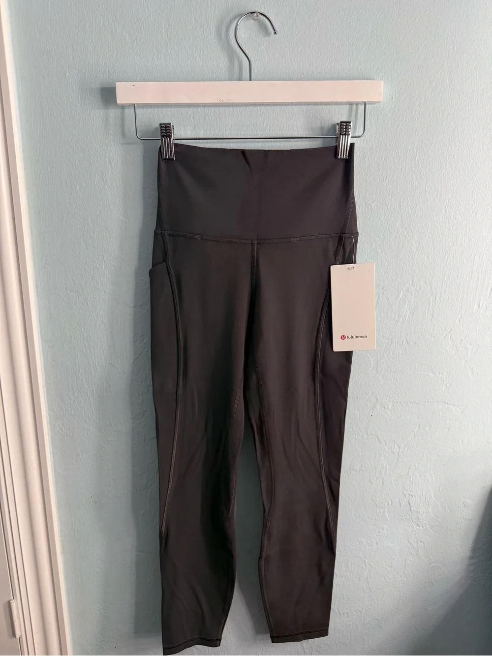 Lululemon Align High-Rise Pant 25” Pockets/Color Black